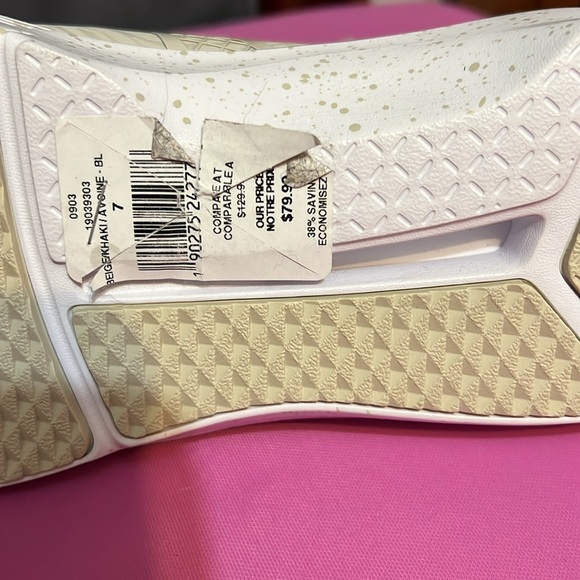 Never worn Puma - Picture 4 of 7